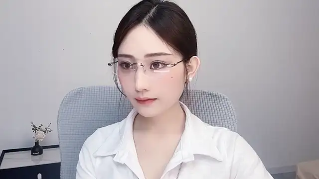  222Mia online show from May 25, 2026, 2:17 am