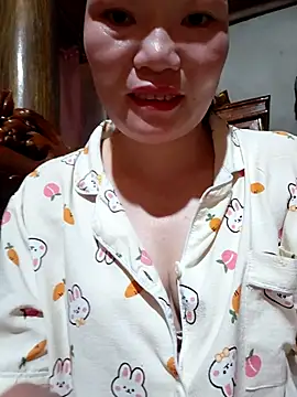 Snapshot of -Trici- chatting on July 5, 2026, 11:01 pm -Trici- online show from July 5, 2026, 11:01 pm