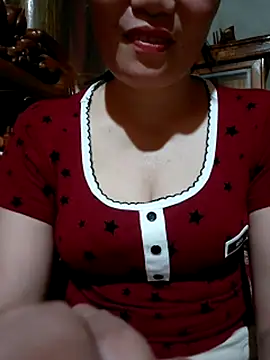 Snapshot of -Trici- chatting on July 6, 2026, 11:07 am -Trici- online show from July 6, 2026, 11:07 am