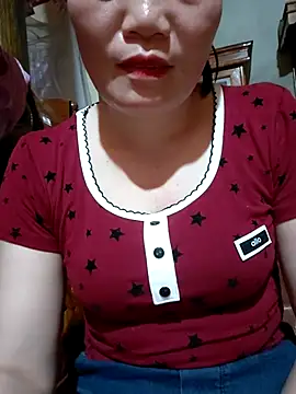 Snapshot of -Trici- chatting on July 10, 2026, 8:29 am -Trici- online show from July 10, 2026, 8:29 am