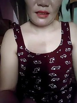 Snapshot of -Trici- chatting on July 16, 2026, 3:23 am -Trici- online show from July 16, 2026, 3:23 am