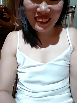 Snapshot of -Trici- chatting on July 23, 2026, 3:54 pm -Trici- online show from July 23, 2026, 3:54 pm