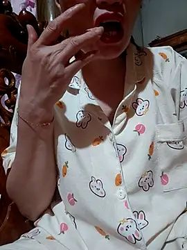 Snapshot of -Trici- chatting on July 26, 2026, 12:01 pm -Trici- online show from July 26, 2026, 12:01 pm