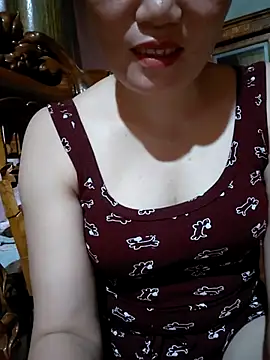 Snapshot of -Trici- chatting on July 27, 2026, 12:23 pm -Trici- online show from July 27, 2026, 12:23 pm