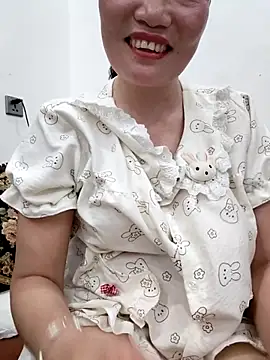 Snapshot of -Trici- chatting on August 4, 2026, 2:41 pm -Trici- online show from August 4, 2026, 2:41 pm