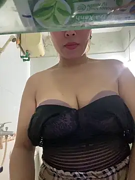 JucyLy online show from May 16, 2026, 3:55 pm