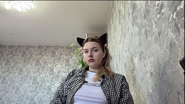 MichelleLasin online show from May 10, 2026, 5:56 am