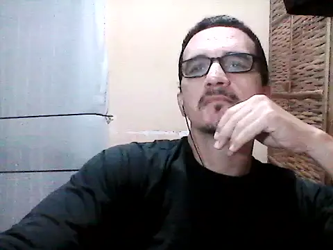 DouglasBr22 online show from May 10, 2026, 3:33 am
