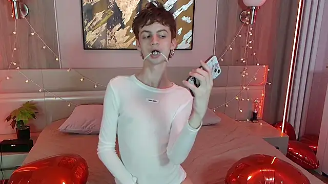 Snapshot of Bimbo_boy_ chatting on May 19, 2026, 1:28 pm Bimbo boy online show from May 19, 2026, 1:28 pm