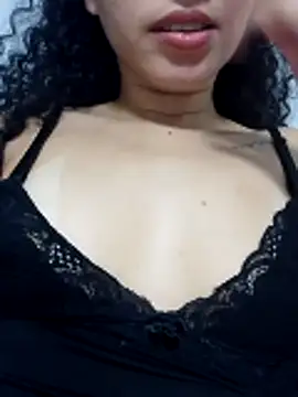 venuseyes25 online show from June 6, 2026, 6:07 am