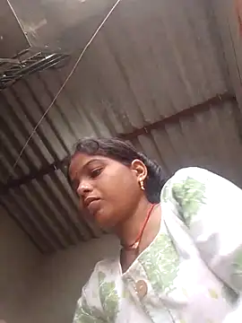 Snapshot of CHANDNi_700 chatting on June 14, 2026, 2:24 am CHANDNi 700 online show from June 14, 2026, 2:24 am