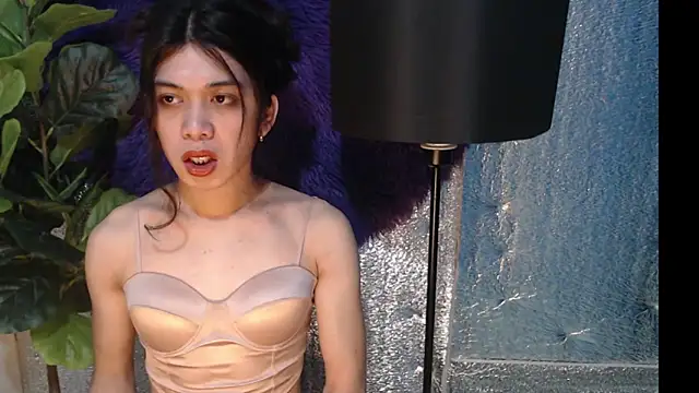 Snapshot of RoseAmarie chatting on May 22, 2026, 5:25 am RoseAmarie online show from May 22, 2026, 5:25 am