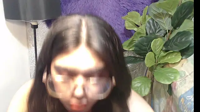 Snapshot of RoseAmarie chatting on June 18, 2026, 9:19 pm RoseAmarie online show from June 18, 2026, 9:19 pm