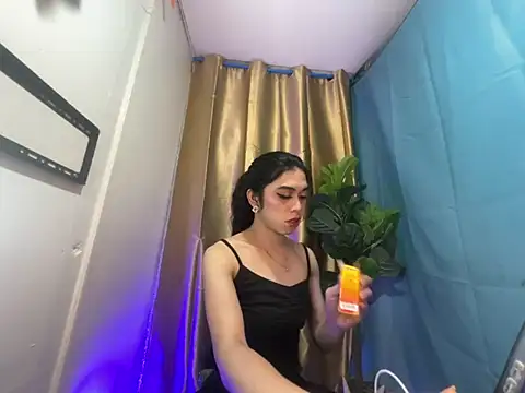 RoseAmarie online show from July 28, 2026, 5:01 pm