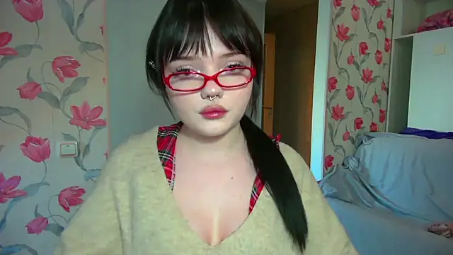 DarkxFoxy online show from June 19, 2026, 5:06 pm