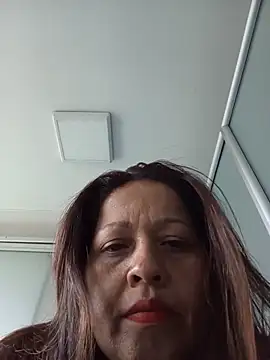 Snapshot of katialatimaecha chatting on June 2, 2026, 4:31 pm katialatimaecha online show from June 2, 2026, 4:31 pm