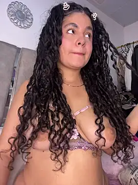 Yassy 11 online show from June 17, 2026, 7:48 pm