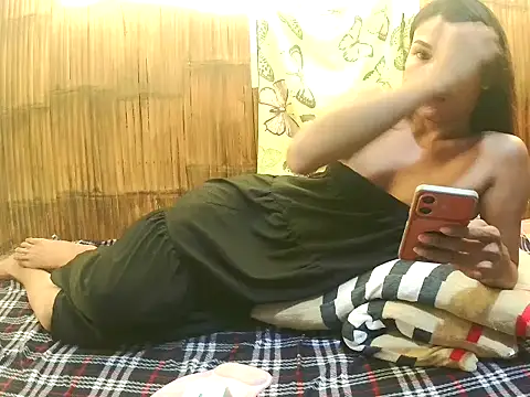 Snapshot of Sexy_UncutTrans chatting on June 3, 2026, 11:13 am Sexy UncutTrans online show from June 3, 2026, 11:13 am
