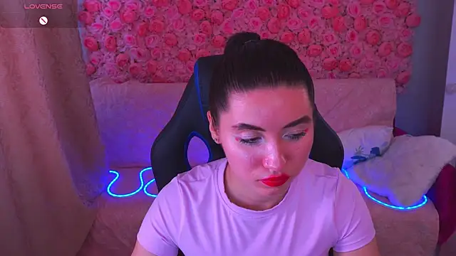 Snapshot of Lola_Leeee chatting on May 12, 2026, 12:57 pm Lola Leeee online show from May 12, 2026, 12:57 pm
