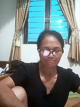 Vieekee online show from June 18, 2026, 10:25 pm