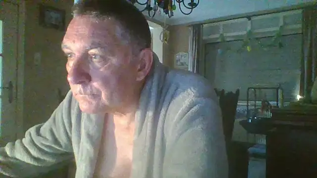 Snapshot of edje59a chatting on March 14, 2025, 7:26 am edje59a online show from March 14, 2025, 7:26 am