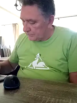 Snapshot of edje59a chatting on September 15, 2025, 8:03 am edje59a online show from September 15, 2025, 8:03 am