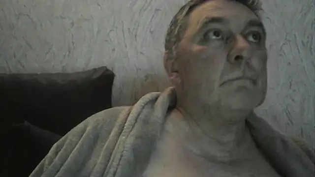 Snapshot of edje59a chatting on November 20, 2025, 1:28 am edje59a online show from November 20, 2025, 1:28 am