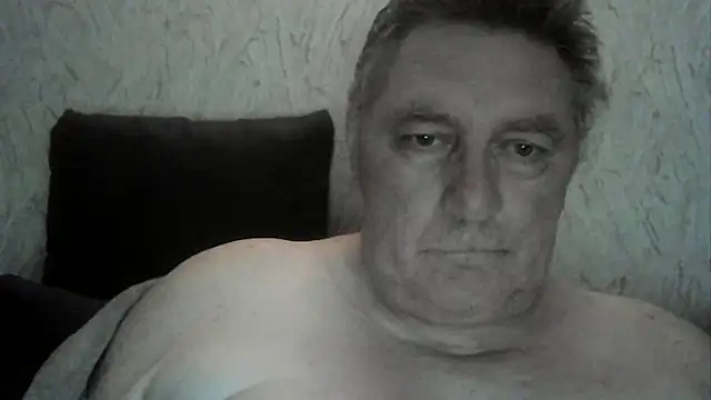 Snapshot of edje59a chatting on February 12, 2026, 2:17 am edje59a online show from February 12, 2026, 2:17 am