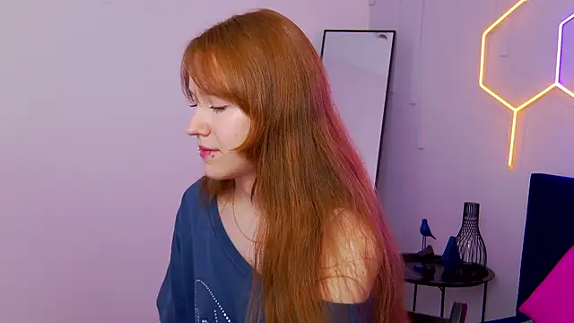 Snapshot of Angel_Fleur chatting on June 6, 2026, 1:32 am Angel Fleur online show from June 6, 2026, 1:32 am