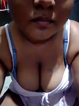 Snapshot of Rishwana77 chatting on June 15, 2026, 8:00 pm Rishwana77 online show from June 15, 2026, 8:00 pm