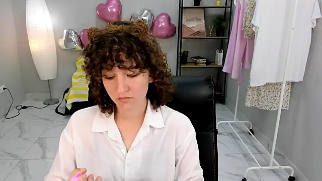 Snapshot of Miriam_Boshe chatting on May 15, 2026, 1:51 pm Miriam Boshe online show from May 15, 2026, 1:51 pm