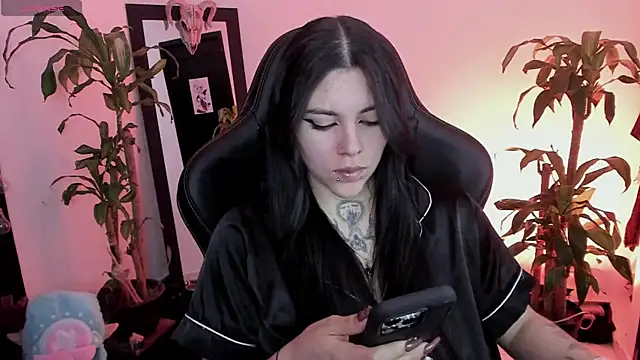 MissCharlottte 18 online show from July 2, 2026, 4:07 am