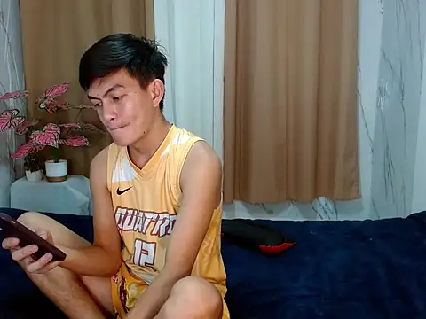 twink dolores online show from May 11, 2026, 4:48 pm