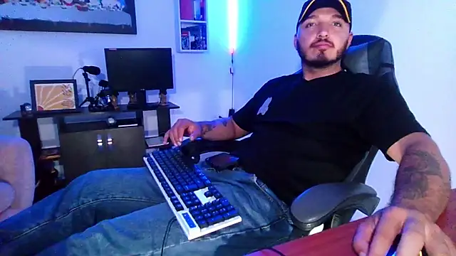 Thiago 420 online show from May 15, 2026, 11:23 pm