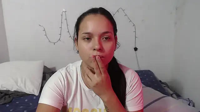 Snapshot of Adaraa_garcia03 chatting on June 10, 2026, 2:16 pm Adaraa garcia03 online show from June 10, 2026, 2:16 pm
