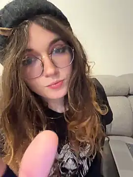 Snapshot of cutypiefull chatting on May 16, 2026, 12:07 am cutypiefull online show from May 16, 2026, 12:07 am
