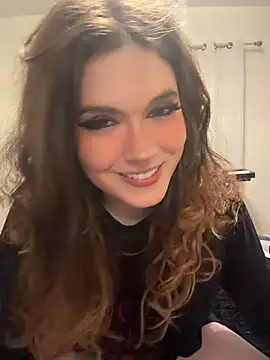 Snapshot of cutypiefull chatting on June 19, 2026, 2:05 am cutypiefull online show from June 19, 2026, 2:05 am