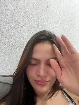 Snapshot of Sarah__hot chatting on May 27, 2026, 1:02 am Sarah hot online show from May 27, 2026, 1:02 am