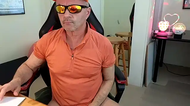 hotdadbod online show from January 7, 2025, 9:25 pm