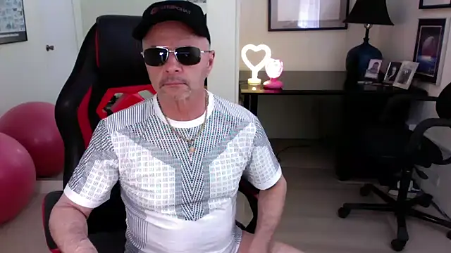 hotdadbod online show from March 15, 2025, 8:21 pm