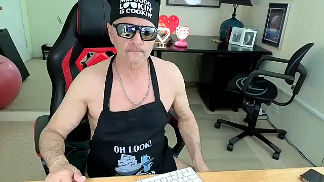 hotdadbod online show from September 18, 2025, 8:44 pm