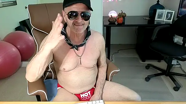 hotdadbod online show from November 3, 2025, 9:27 pm
