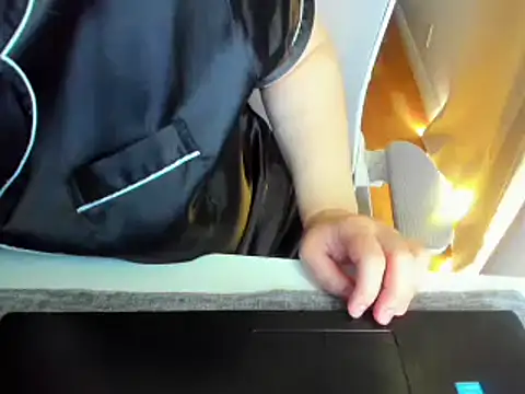 Laviora online show from June 1, 2026, 8:21 pm