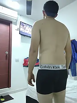 Alejo10051 online show from July 7, 2026, 9:08 pm