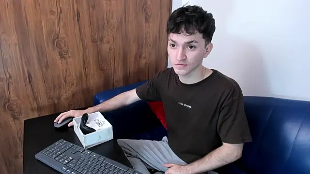 kavencastro online show from June 11, 2026, 3:26 am
