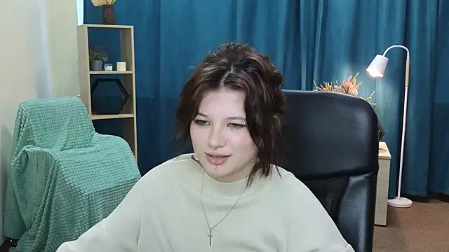 AlesiaPeasel online show from May 15, 2026, 9:05 am