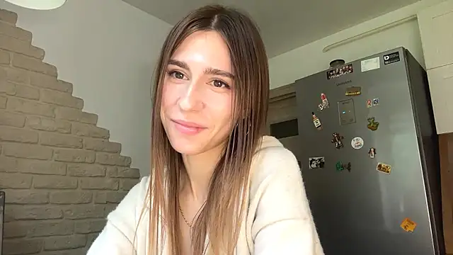 Snapshot of ZaraGuyette chatting on July 7, 2026, 7:23 am ZaraGuyette online show from July 7, 2026, 7:23 am