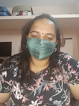 Snapshot of pirainilla chatting on July 11, 2026, 5:04 pm pirainilla online show from July 11, 2026, 5:04 pm