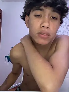Snapshot of Santiiiii_699 chatting on May 12, 2026, 11:13 pm Santiiiii 699 online show from May 12, 2026, 11:13 pm