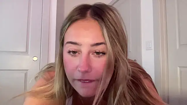 skylarraeee online show from July 21, 2026, 4:48 am